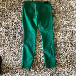 Women’s green jeggings